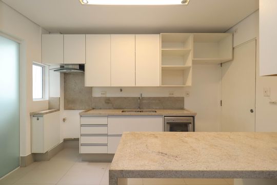 Cozinha de apartamento para alugar com 2 quartos, 90m² em Cerqueira César, São Paulo