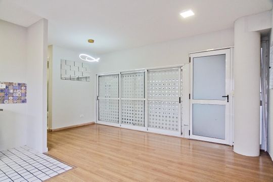 Sala de apartamento à venda com 2 quartos, 60m² em Jardim das Laranjeiras, São Paulo