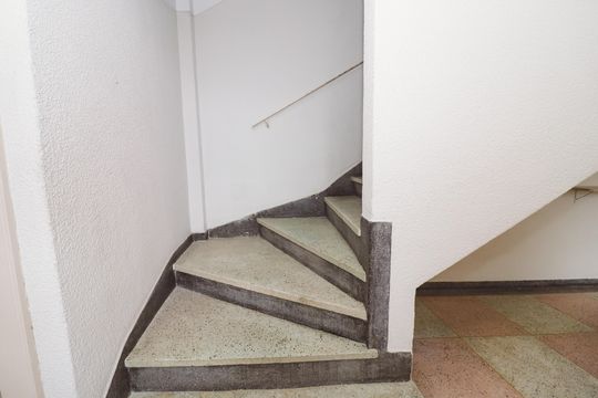 Escada de apartamento para alugar com 2 quartos, 84m² em Santa Teresinha, São Paulo