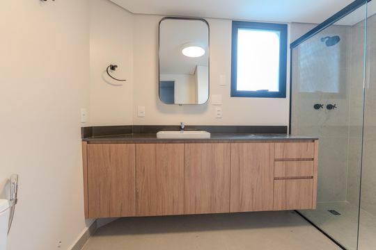 Banheiro de apartamento para alugar com 1 quarto, 48m² em Consolação, São Paulo