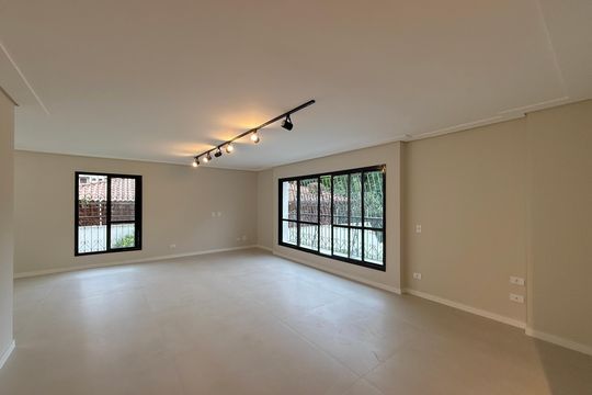 Sala  de apartamento à venda com 3 quartos, 180m² em Santo Amaro, São Paulo