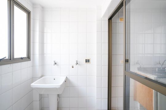 Área de serviço de apartamento para alugar com 3 quartos, 102m² em Santa Paula, São Caetano do Sul