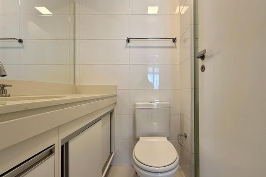 Banheiro Social de apartamento para alugar com 2 quartos, 63m² em Vila Cordeiro, São Paulo