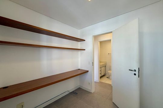 Quarto de apartamento para alugar com 2 quartos, 63m² em Vila Cordeiro, São Paulo