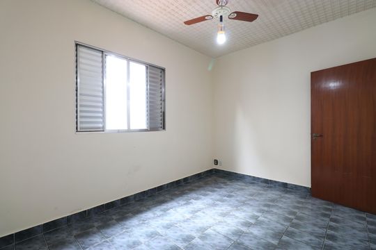 Quarto 1 de casa para alugar com 3 quartos, 90m² em Vila Anastácio, São Paulo