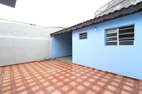 Quintal de casa para alugar com 3 quartos, 90m² em Vila Anastácio, São Paulo