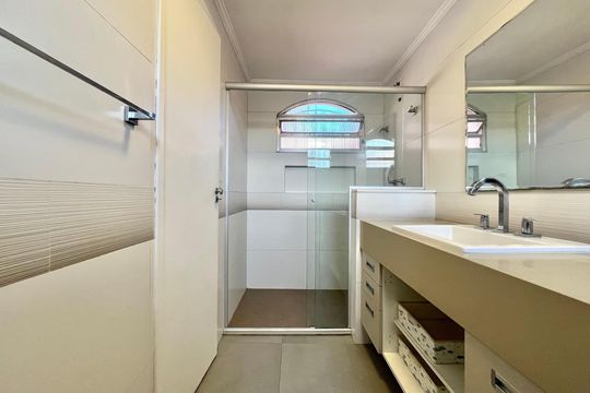 Banheiro da Suíte 1 de casa para alugar com 3 quartos, 148m² em Vila Mascote, São Paulo