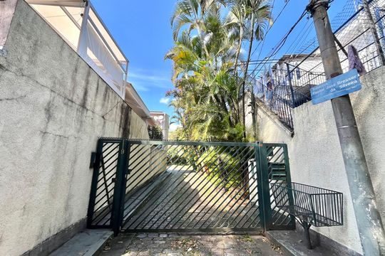 Fachada de casa para alugar com 3 quartos, 148m² em Vila Mascote, São Paulo