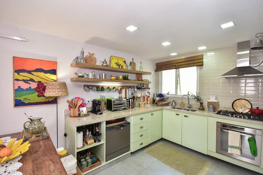 Cozinha de apartamento à venda com 2 quartos, 112m² em Vila Suzana, São Paulo