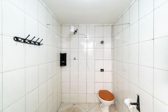 Banheiro de casa para alugar com 3 quartos, 100m² em Vila Guarani (z Sul), São Paulo
