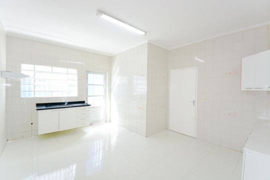Cozinha de casa para alugar com 2 quartos, 100m² em Vila Santa Maria, Guarulhos