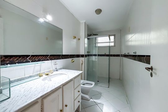 Banheiro de apartamento à venda com 2 quartos, 74m² em Jardim Paulista, São Paulo