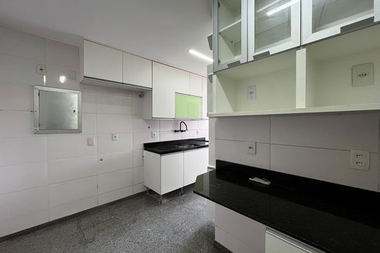 Cozinha de apartamento para alugar com 4 quartos, 143m² em Barra da Tijuca, Rio de Janeiro