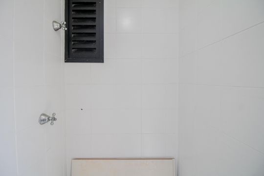 Banheiro de Serviço de apartamento à venda com 3 quartos, 106m² em Vila Regente Feijó, São Paulo