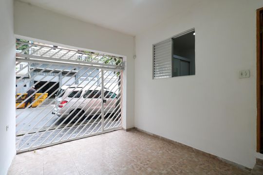 Garagem de casa à venda com 2 quartos, 112m² em Santa Maria, São Caetano do Sul