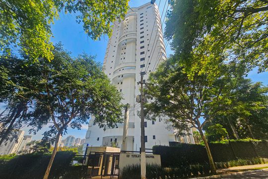 Fachada de apartamento para alugar com 1 quarto, 55m² em Vila Andrade, São Paulo