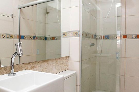 Banheiro Suíte de apartamento para alugar com 1 quarto, 45m² em Azenha, Porto Alegre