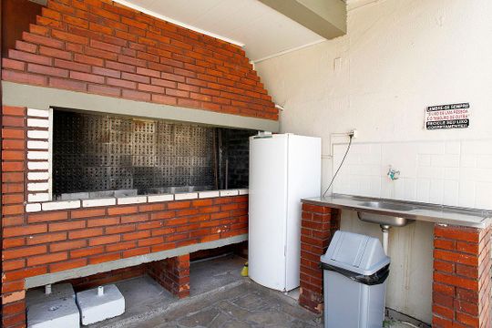 Área Comum - Churrasqueira de apartamento para alugar com 1 quarto, 45m² em Azenha, Porto Alegre