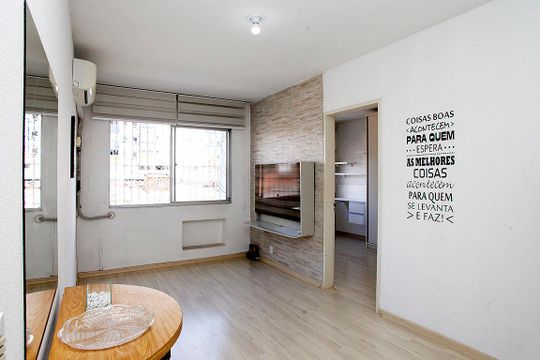 Apartamento para alugar com 1 quarto, 45m² em Azenha, Porto Alegre