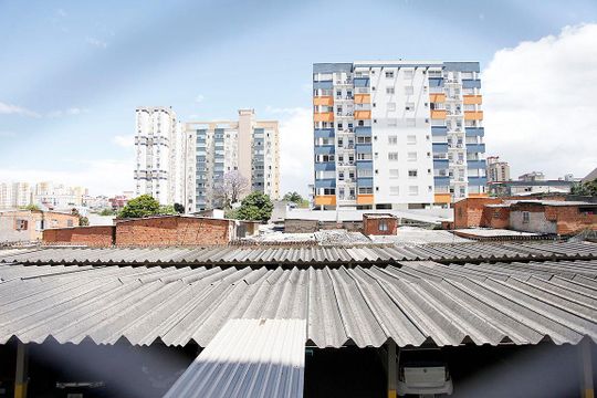 Sala Vista de apartamento para alugar com 1 quarto, 45m² em Azenha, Porto Alegre