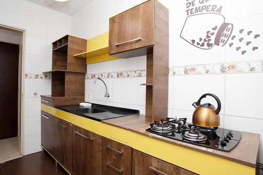 Cozinha  de apartamento para alugar com 1 quarto, 45m² em Azenha, Porto Alegre