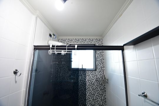 Banheiro social de apartamento à venda com 2 quartos, 60m² em Bonfim, Campinas