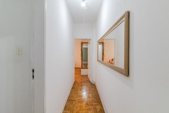 Corredor de apartamento para alugar com 3 quartos, 146m² em Pinheiros, São Paulo