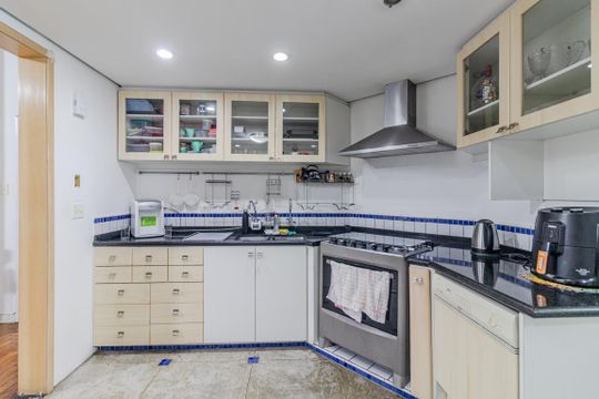 Cozinha de apartamento para alugar com 3 quartos, 146m² em Pinheiros, São Paulo