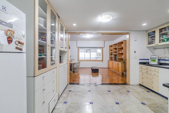 Cozinha de apartamento para alugar com 3 quartos, 146m² em Pinheiros, São Paulo