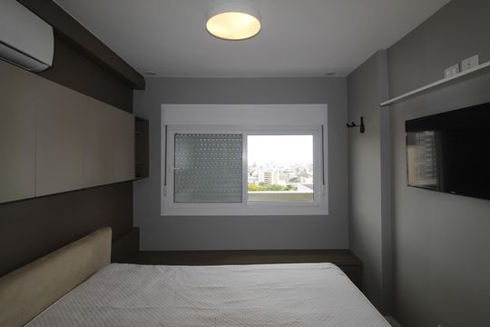 Suíte 1 de apartamento para alugar com 1 quarto, 52m² em Petrópolis, Porto Alegre