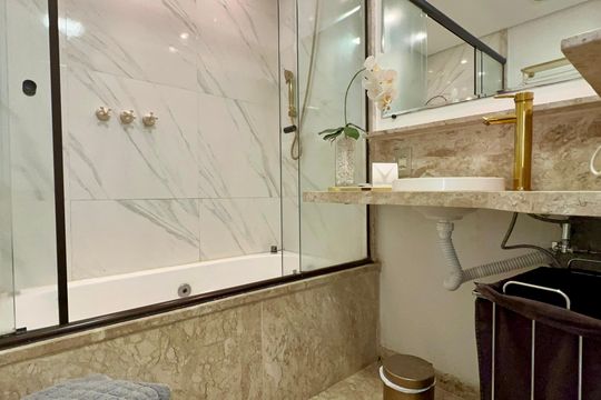 Banheiro da Suíte de apartamento para alugar com 1 quarto, 30m² em Jardim Paulista, São Paulo