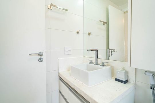 Banheiro de kitnet/studio para alugar com 1 quarto, 34m² em Consolação, São Paulo