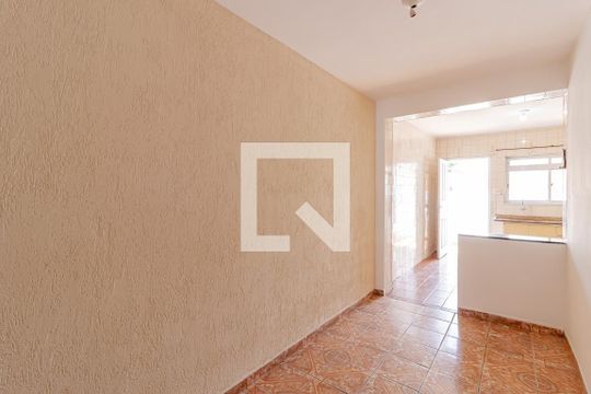 Casa à venda com 2 quartos, 75m² em Parque Fongaro, São Paulo