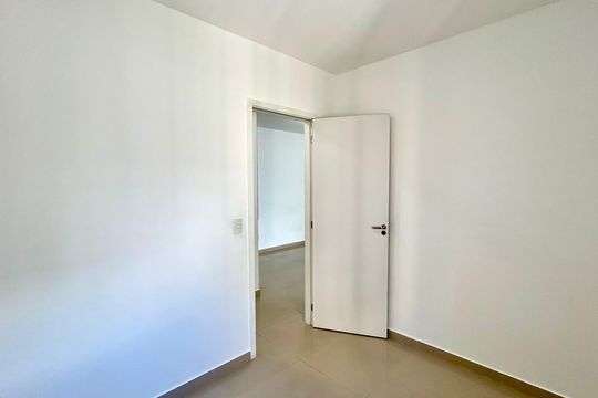 Quarto  de apartamento para alugar com 2 quartos, 68m² em Jardim Flor da Montanha, Guarulhos