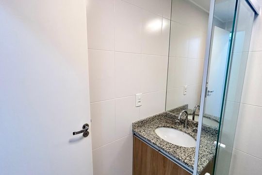 Banheiro  de apartamento para alugar com 2 quartos, 68m² em Jardim Flor da Montanha, Guarulhos