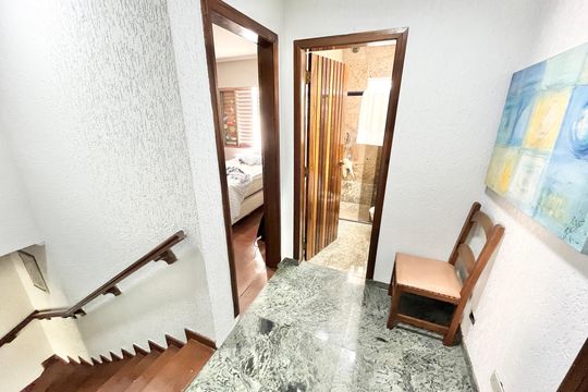 Corredor de casa para alugar com 3 quartos, 350m² em Santana, São Paulo