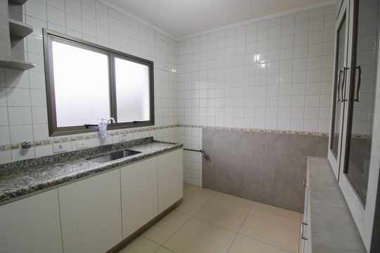 Cozinha de casa de condomínio à venda com 3 quartos, 110m² em Vila São Silvestre, São Paulo