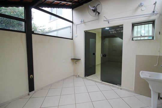 Quintal de casa de condomínio à venda com 3 quartos, 110m² em Vila São Silvestre, São Paulo