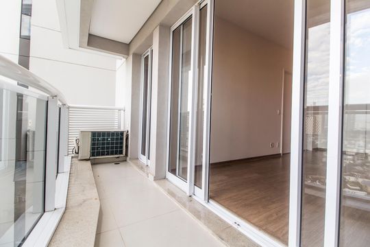 Varanda de apartamento para alugar com 1 quarto, 50m² em Empresarial 18 do Forte, Barueri