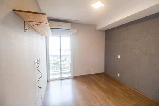 Quarto de apartamento para alugar com 1 quarto, 50m² em Empresarial 18 do Forte, Barueri