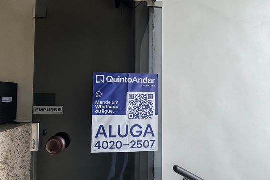 Placa de apartamento para alugar com 2 quartos, 75m² em Leme, Rio de Janeiro
