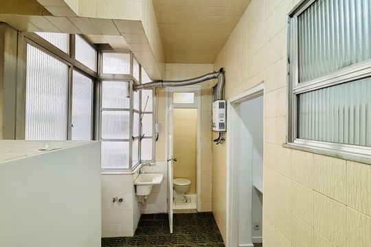 Área de serviço de apartamento para alugar com 2 quartos, 75m² em Leme, Rio de Janeiro