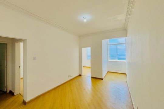 Apartamento para alugar com 2 quartos, 75m² em Leme, Rio de Janeiro