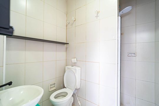 Banheiro de kitnet/studio à venda com 1 quarto, 26m² em Bela Vista, São Paulo