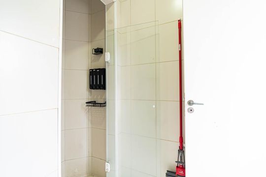 Banheiro de kitnet/studio à venda com 1 quarto, 26m² em Bela Vista, São Paulo