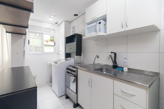 Cozinha de apartamento para alugar com 2 quartos, 52m² em Santana, Porto Alegre
