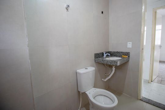 Banheiro de apartamento à venda com 2 quartos, 65m² em Penha, Rio de Janeiro