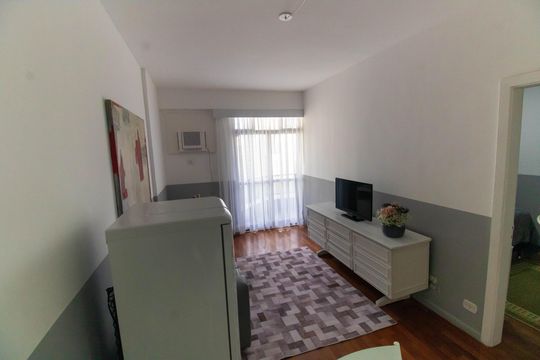 Sala de kitnet/studio para alugar com 1 quarto, 40m² em Icaraí, Niterói