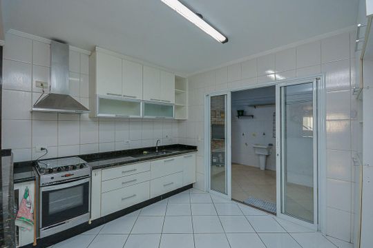 Cozinha de casa para alugar com 3 quartos, 210m² em Vila São Pedro, São Paulo