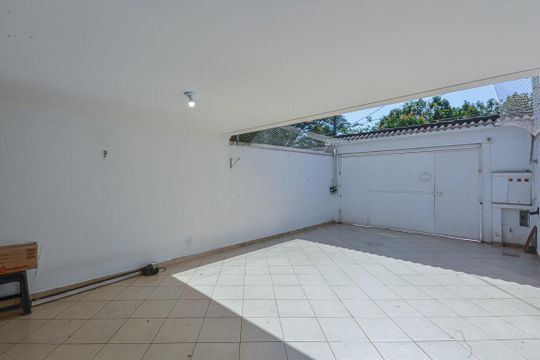 Garagem de casa para alugar com 3 quartos, 210m² em Vila São Pedro, São Paulo